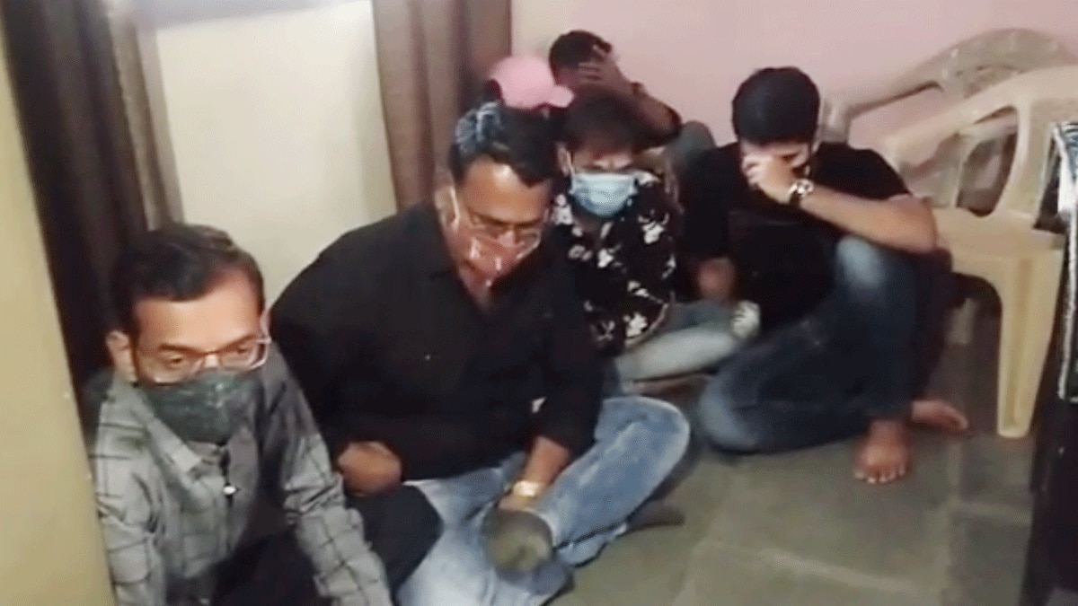 मसाज पार्लर की आड़ में चल रहा था सेक्स रैकेट (फोटो- धर्मेंद्र कुमार शर्मा)