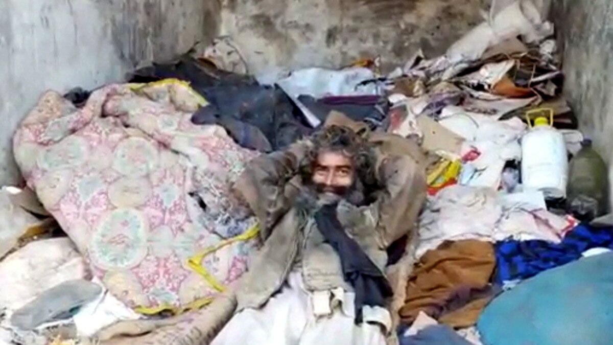 सर्दी में हाथ तापने 500-500 के नोट स्वाहा, पागल लगाता रहा हंसी के ठहाके 