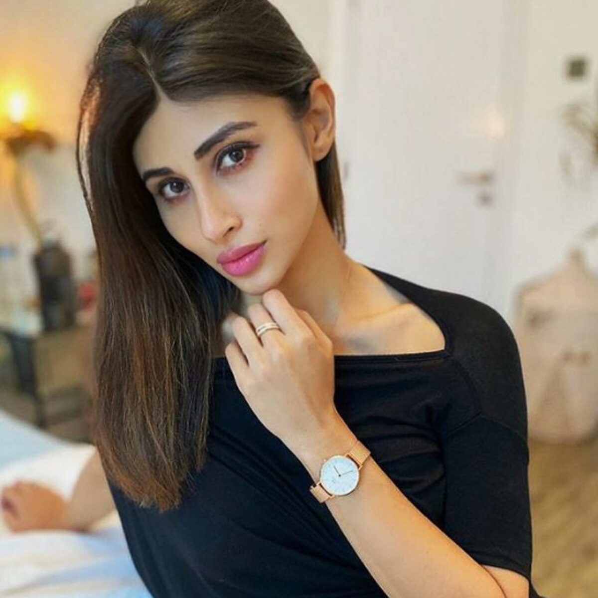 मौनी रॉय  