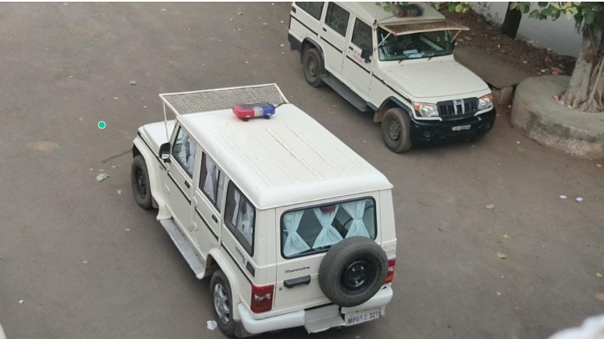 पुलिस ने कहा कि आरोपियों के खिलाफ कानूनी कार्रवाई की जाएगी.