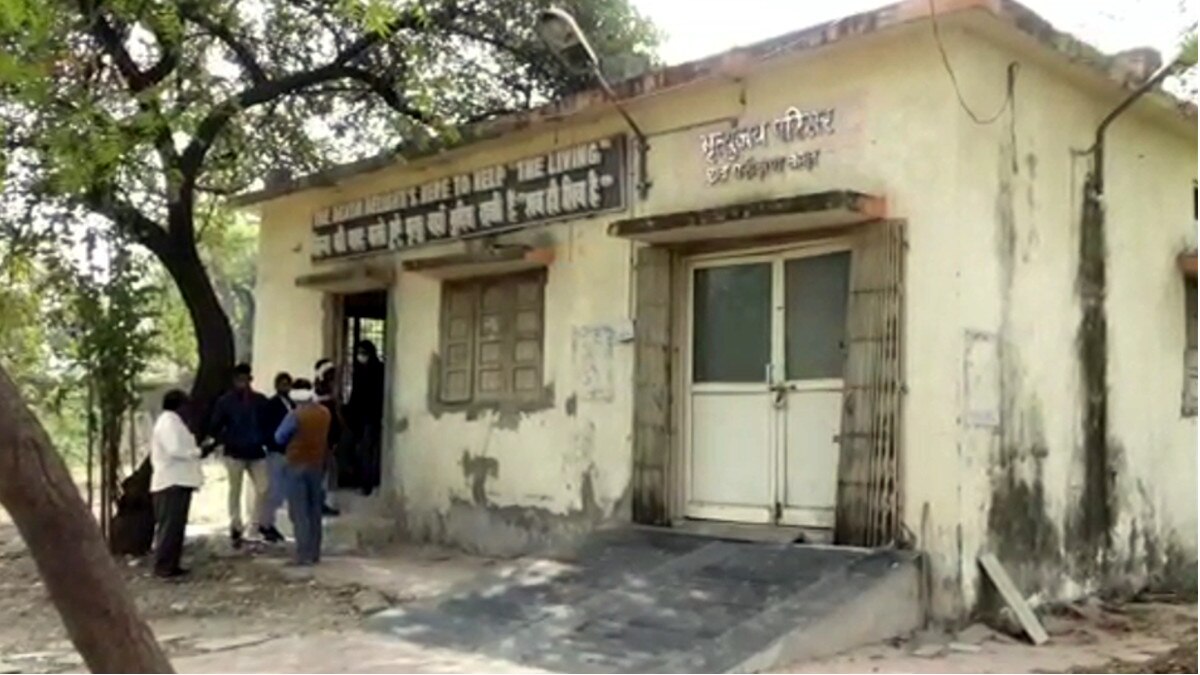 शादीशुदा मह‍िला ने प्रेमी से कहा-रास्ते के इस 'कांटे' को कब हटाओगे, हुई पत‍ि की हत्या 