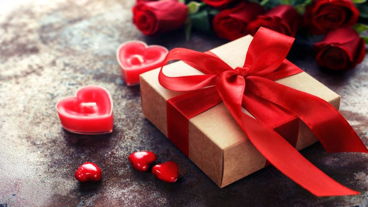 वैलेन्टाइन डे के दिन पत्नी को द‍िया ग‍िफ्ट,  कुछ घंटों बाद ही पत‍ि ने दी मौत की सौगात 