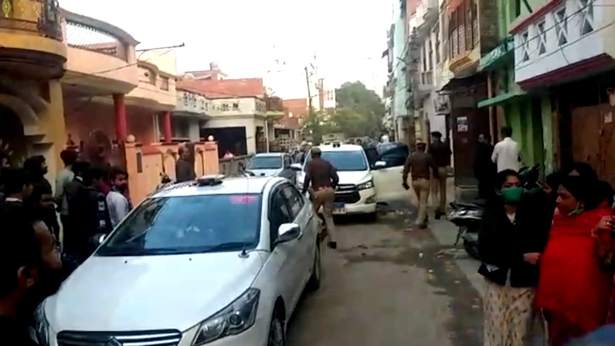  लखनऊ: घर की दीवार से आ रही रहस्यमयी आवाज, डर के साये में जी रहा परिवार 