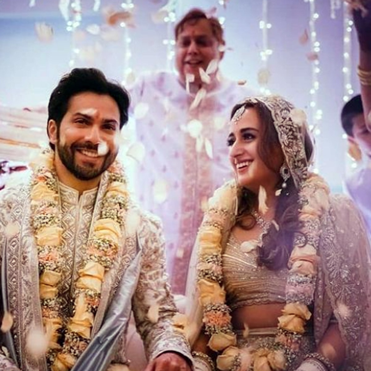 नताशा दलाल-वरुण धवन  