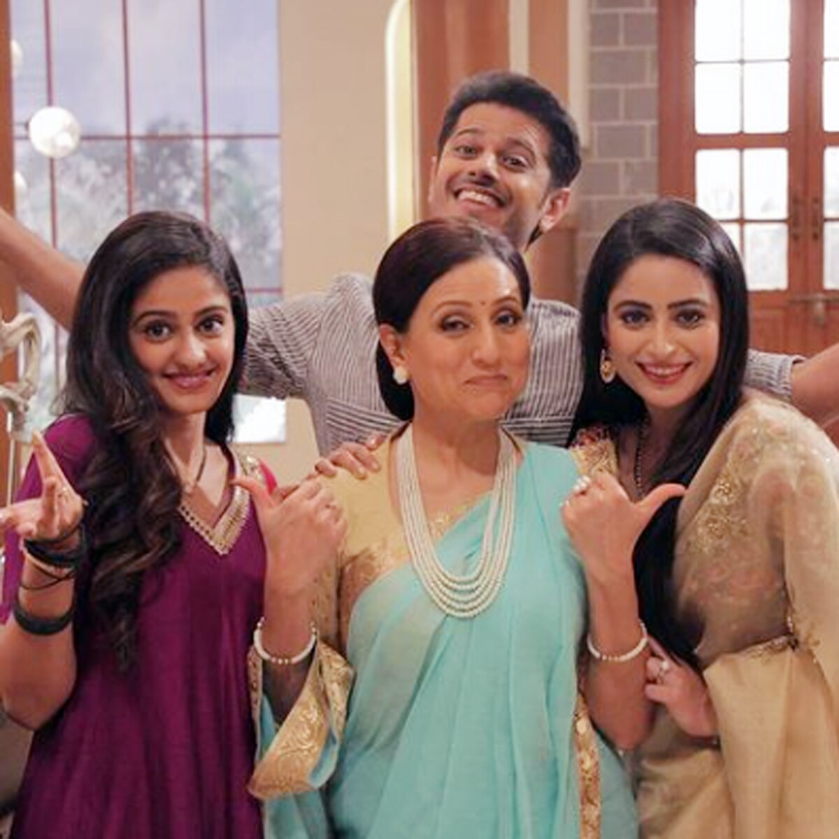 गुम हैं तेरे प्यार में