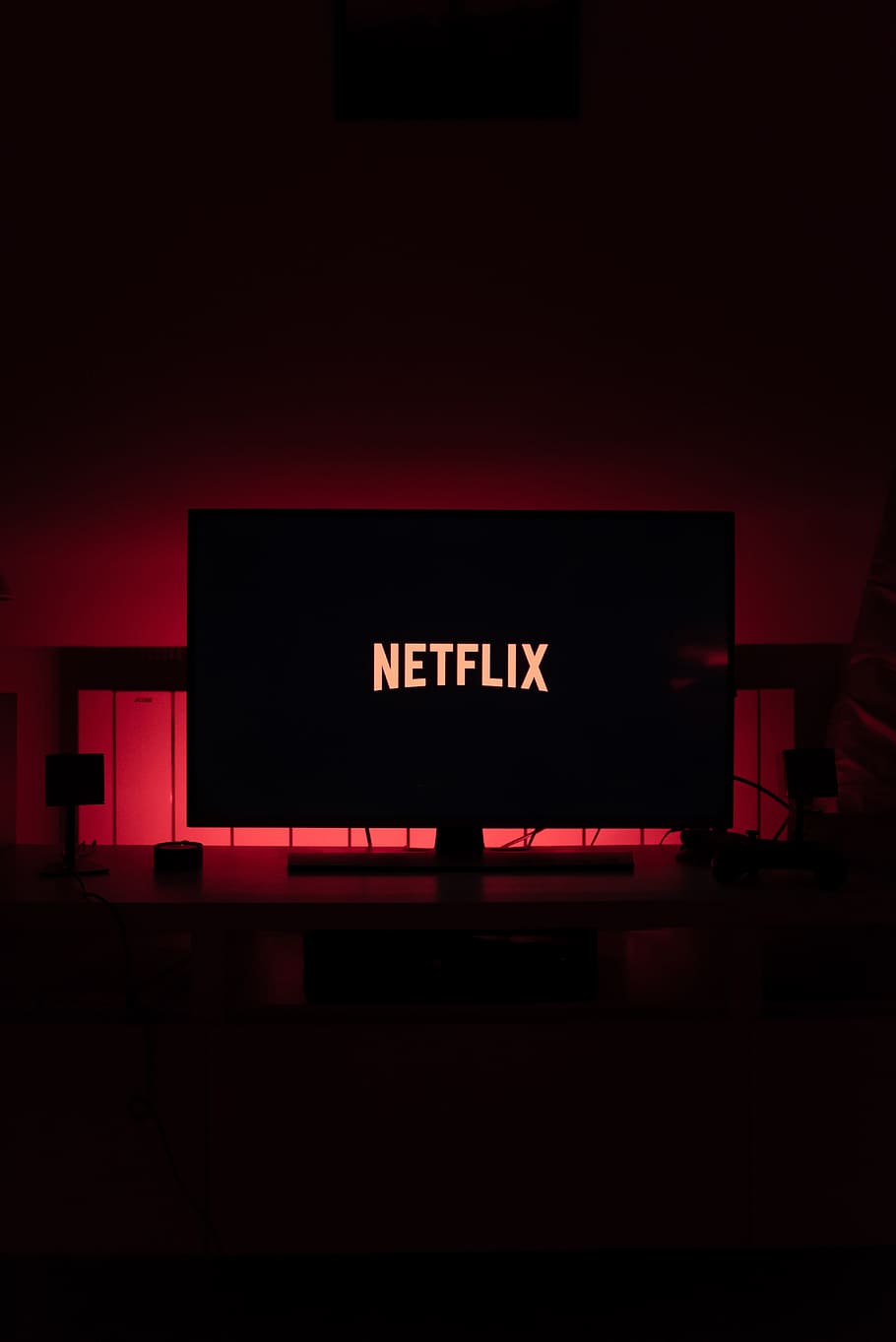 Netflix auto download feature