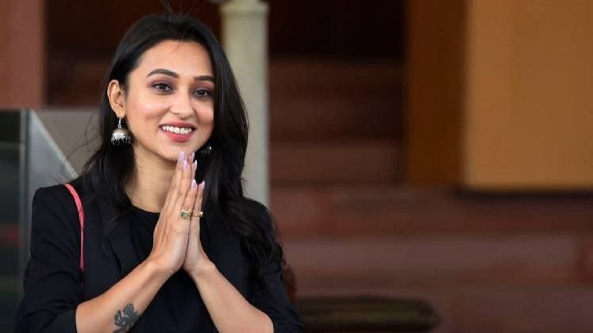 ममता के साथ TMC की महिला ब्रिगेड