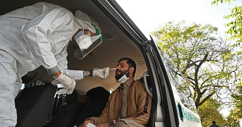 पाकिस्तान में वैक्सीन पर सलाह4