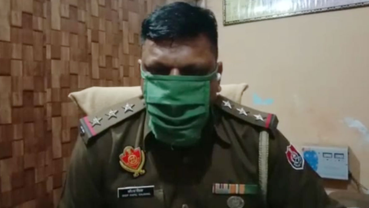 भागकर शादी करने पर लड़की के परिजनों ने लड़के के घर में लगा दी घर में आग (फोटो- अमित शर्मा)