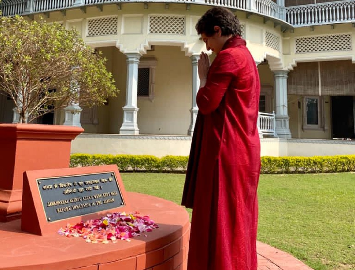 प्रयागराज में प्रियंका गांधी