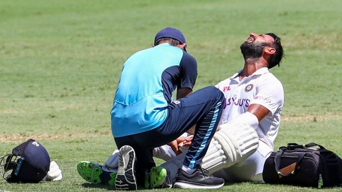 Cheteswar pujara will not field on day 2 of chennai test 