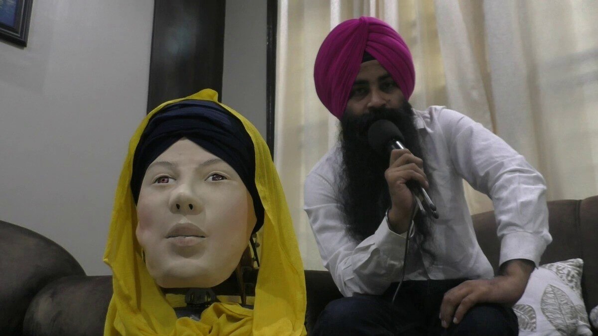 पंजाबी बोलने-समझने वाला रोबोट