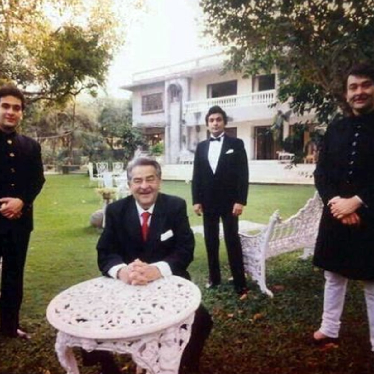 रणधीर कपूर अपने प‍िता और भाईयों के साथ 