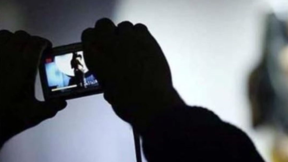 भाई ने मुंहबोली बहन से किया रेप, वीडियो वायरल की धमकी देकर और लोगों से संबंध बनाने को किया मजबूर