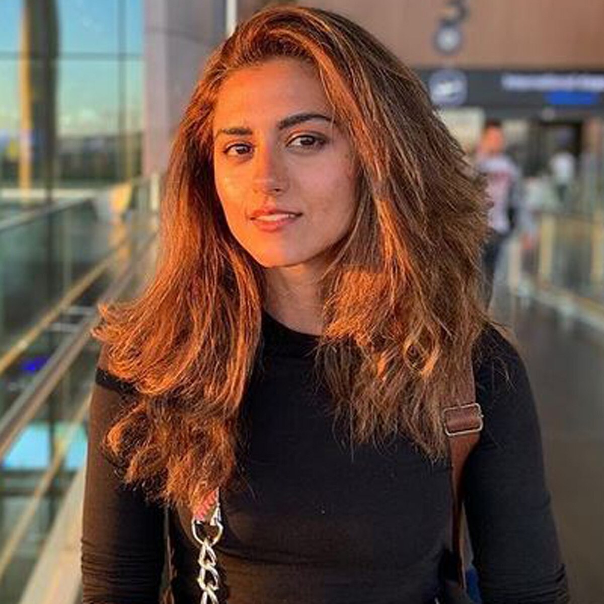 रिद्धी डोगरा  