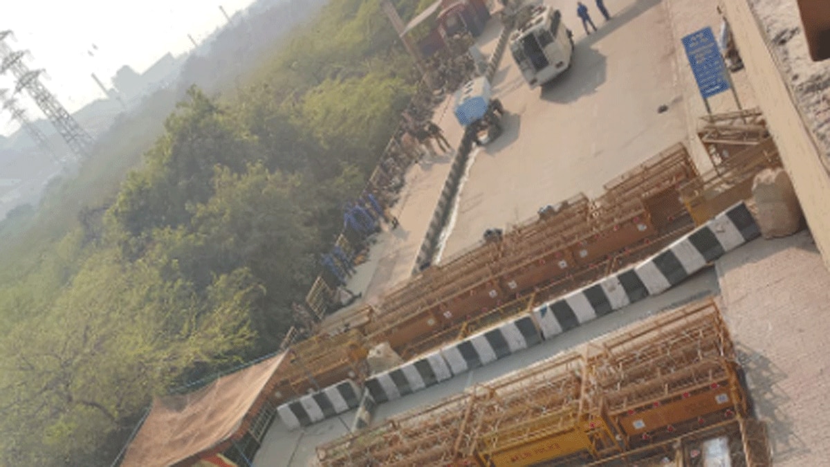 किसान आंदोलन को लेकर दिल्ली बॉर्डर पर सख्ती (फोटो आजतक)