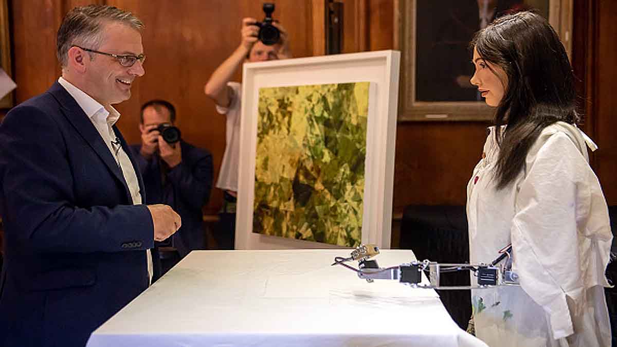 World First Robot Painter AI-Da 