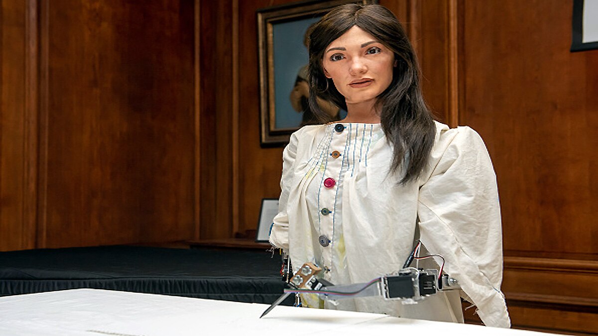 World First Robot Painter AI-Da 