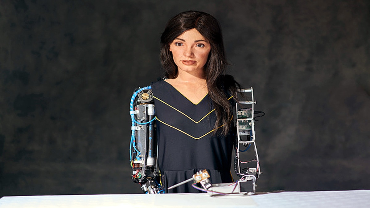 World First Robot Painter AI-Da 