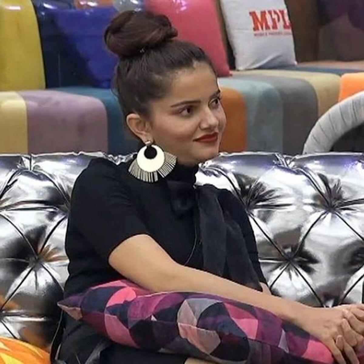 रुबीना द‍िलैक