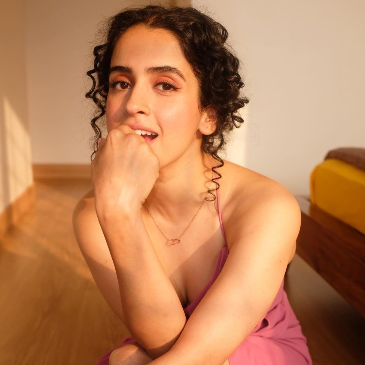 सान्या मल्होत्रा 