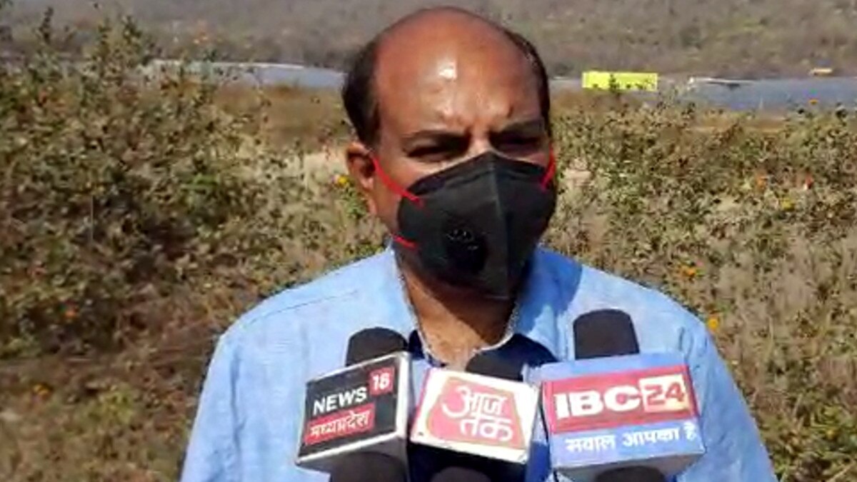 खट की आई आवाज और नहर में घुस गई बस, बस ड्राइवर ने क‍िया चौंकाने वाला खुलासा 