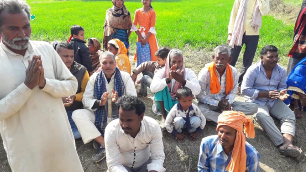 नाग देवता को भोले बाबा का अवतार बताकर लोग पूजा अर्चना कर रहे हैं.