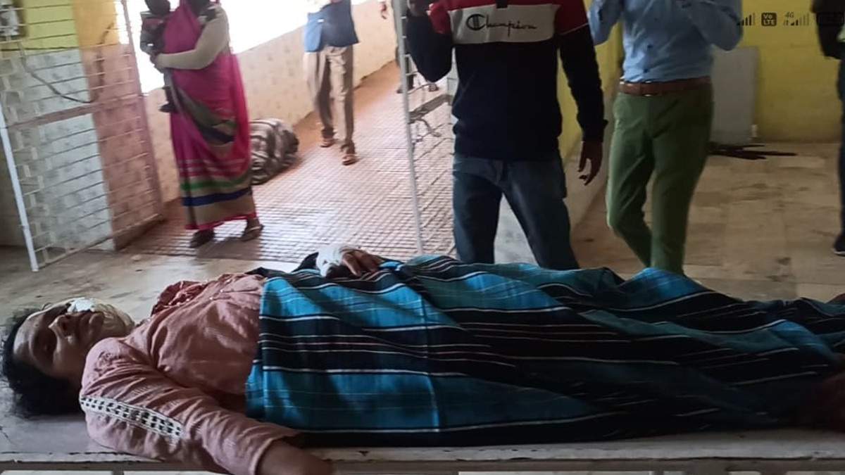 पत्नी करती थी अनजान शख्स से 6 घंटे बात तो गुस्साए पति ने पत्नी समेत बच्चियों पर किये चाकू से क‍िए वार