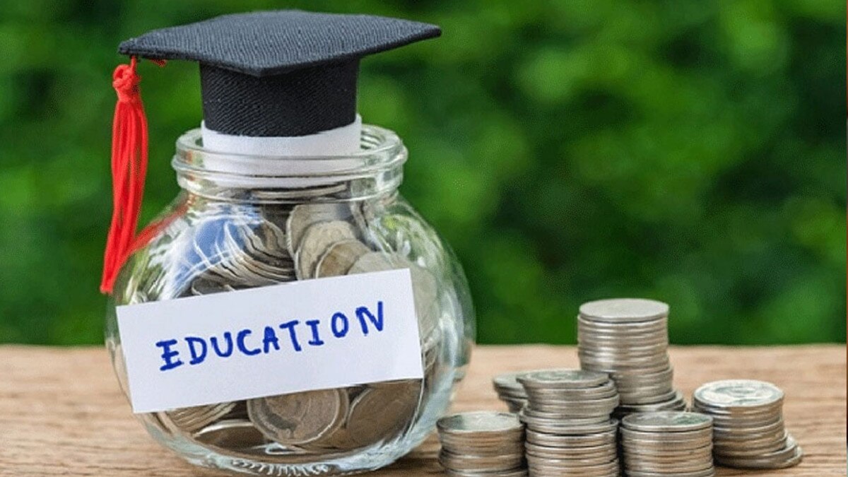 फीस न भरने पर स्कूल वाले करते थे परेशान, सुसाइड