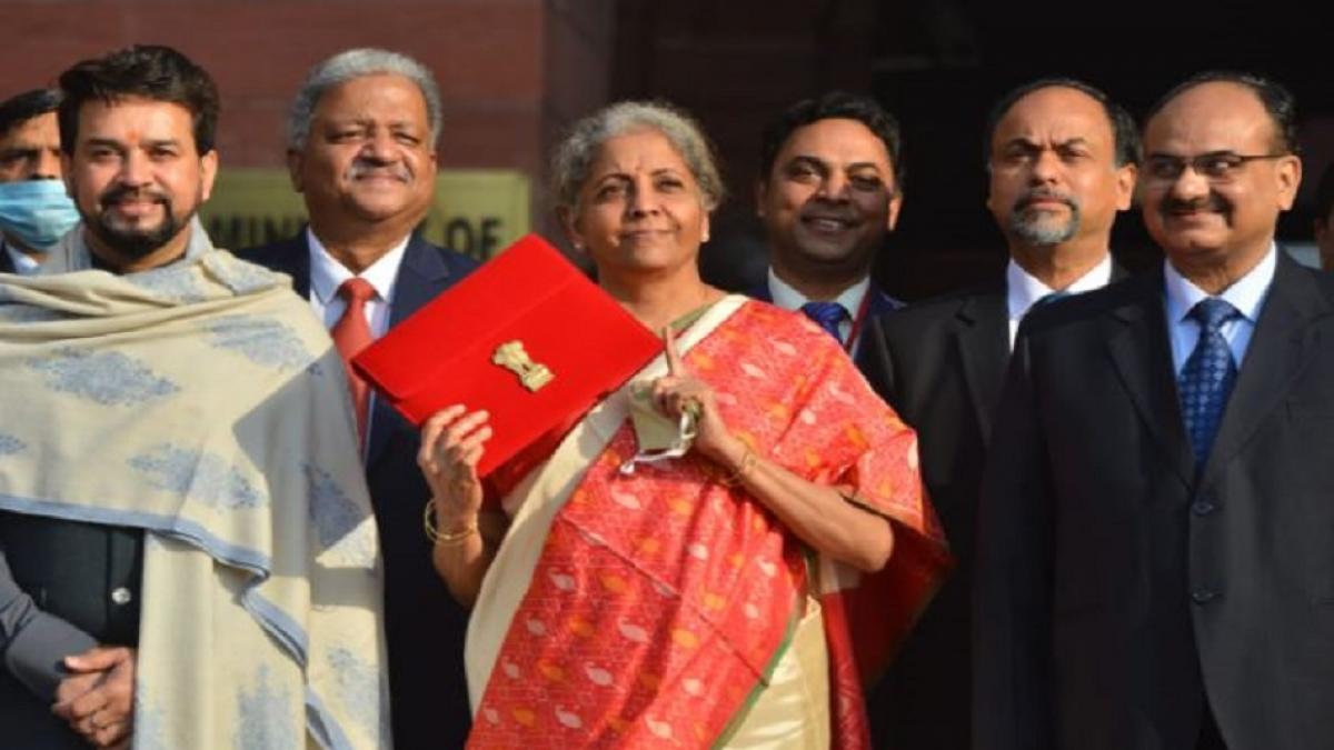  बहीखाता के बाद टैब में पहुंचा आम बजट