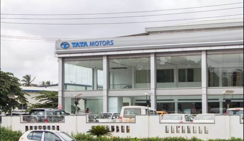 टाटा मोटर्स को पछाड़ा