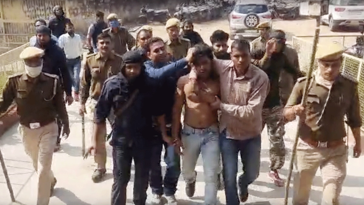 लोडेड तमंचा लेकर सनकी आशिक पहुंचा प्रेमिका के घर (फोटो- उमेश मिश्रा)