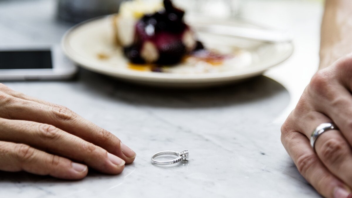 बेटे की चाह में युवक ने की 3 शादी, तीसरी पत्नी से भी बेटी हुई तो उसे दी जान से मारने की धमकी