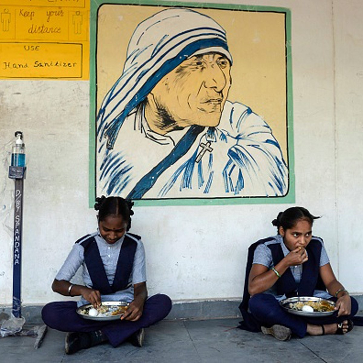 Mid-day meal for students, Hyderabad (Getty) 