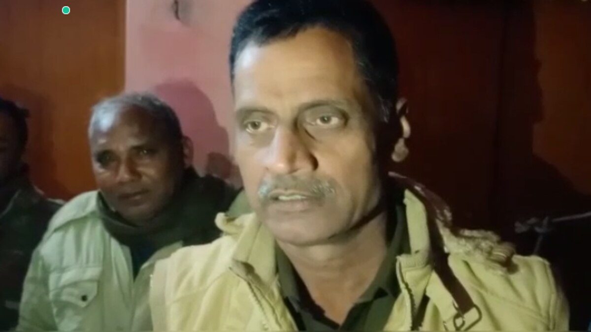  भीड़ होने के चलते गुलदार को पकड़ने की कार्रवाई देर से शुरू हुई.