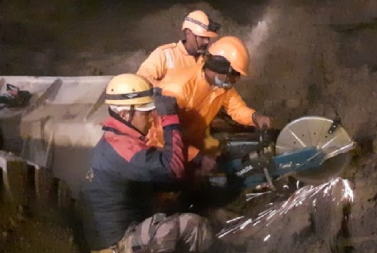 तपोवन सुरंग में रेस्क्यू जारी