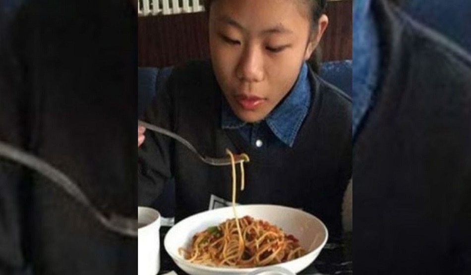 लड़की ने कराई 100 प्लास्टिक सर्जरी