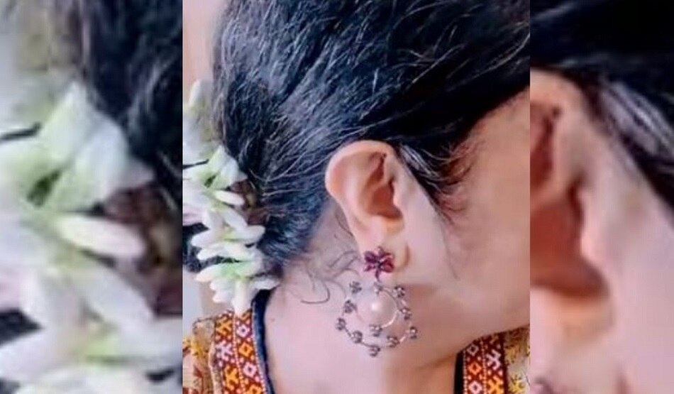 महिला ने टिशू पेपर से बनाया ऐसा गजरा