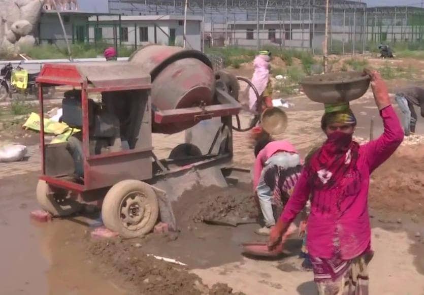 डुप्लीकेट या अयोग्य कार्ड धारकों की भी पहचान संभव