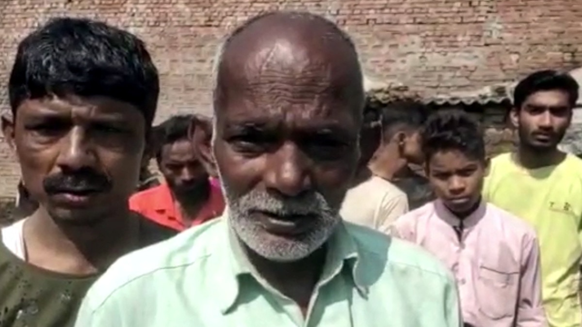 वाराणसी: भैंस ने द‍िया 2 स‍िर वाली बछ‍िया को जन्म, कोई इसे शुभ तो कुछ लोग बता रहे अशुभ 