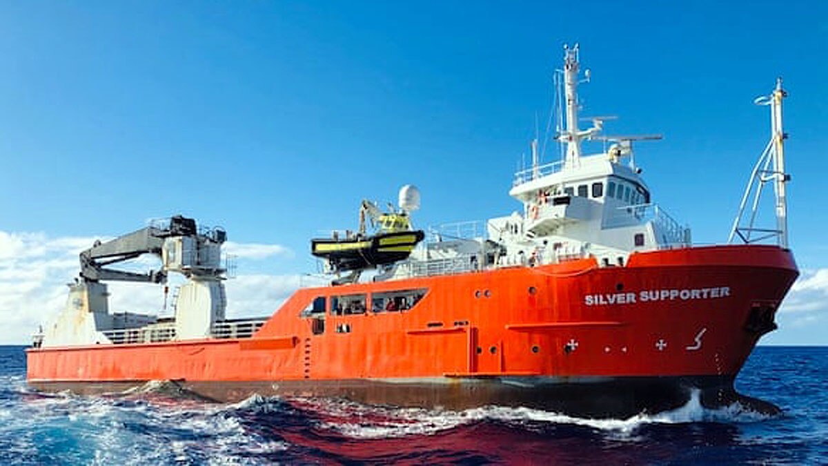 Vidam Perevertilov Survives in Pacific Ocean by Garbage