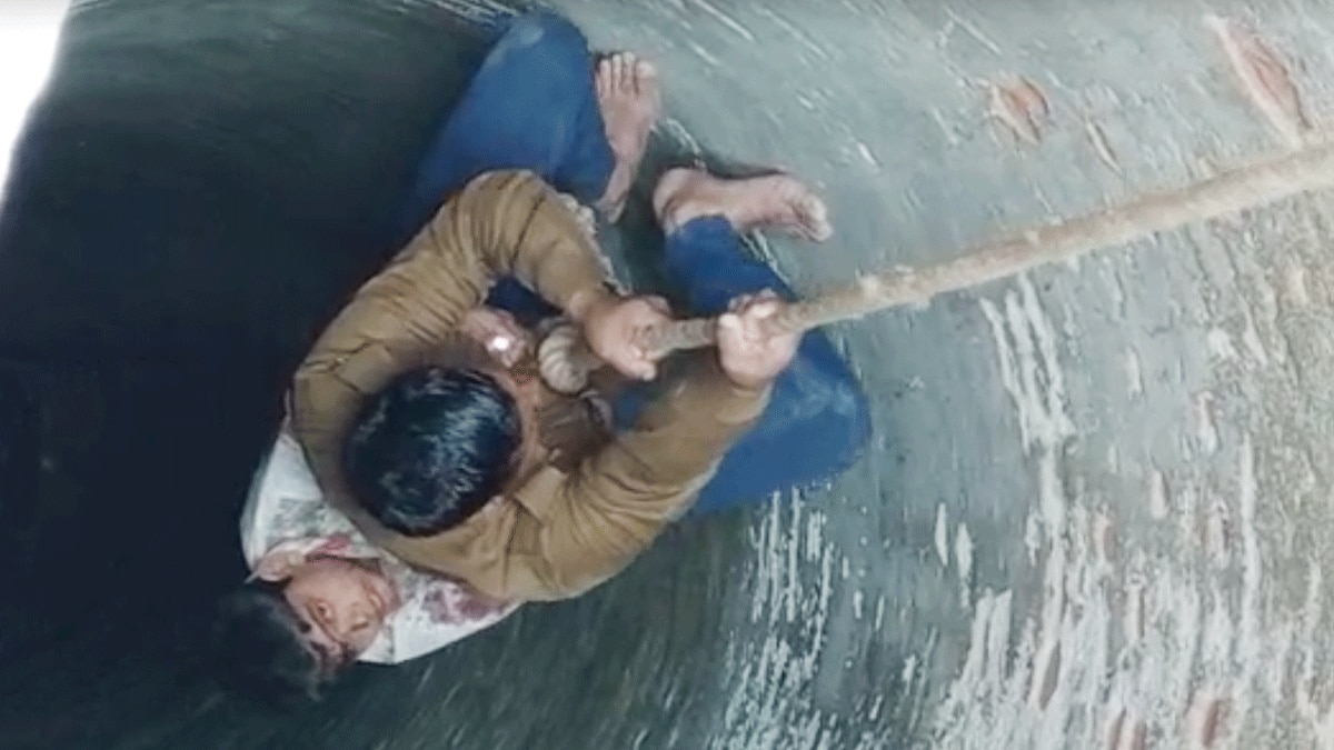 70 फीट गहरे कुएं में तड़पता रहा 9 साल का बच्चा (फोटो आजतक)