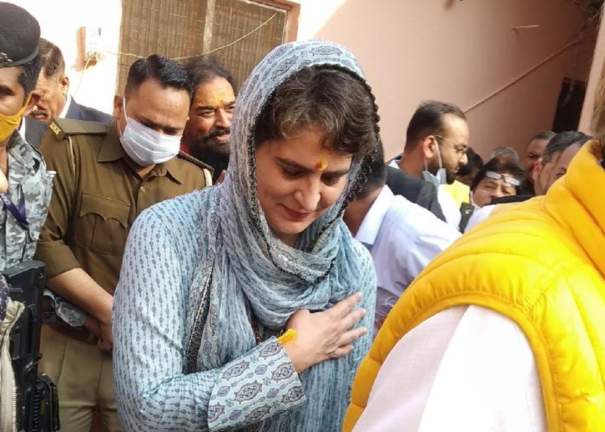प्रयागराज में प्रियंका गांधी