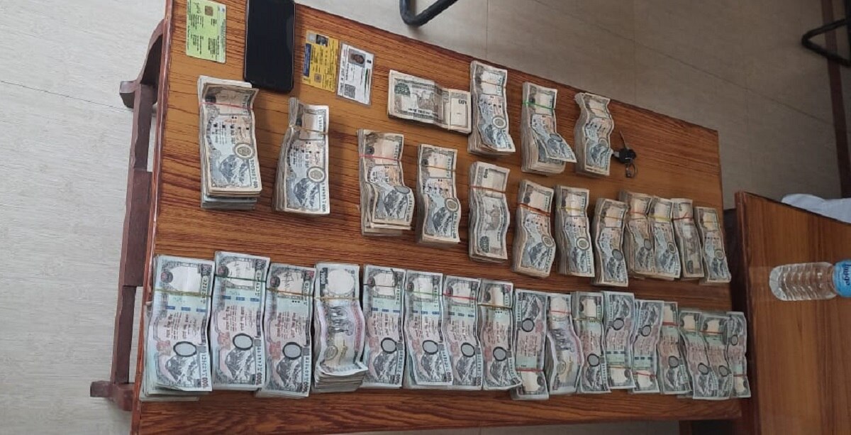 नेपाल बॉर्डर पर गिरफ्तार दो नागरिक