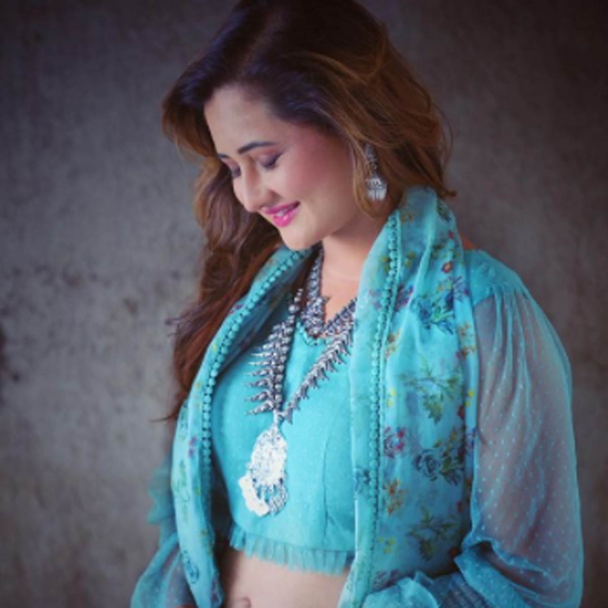 रश्मि देसाई 