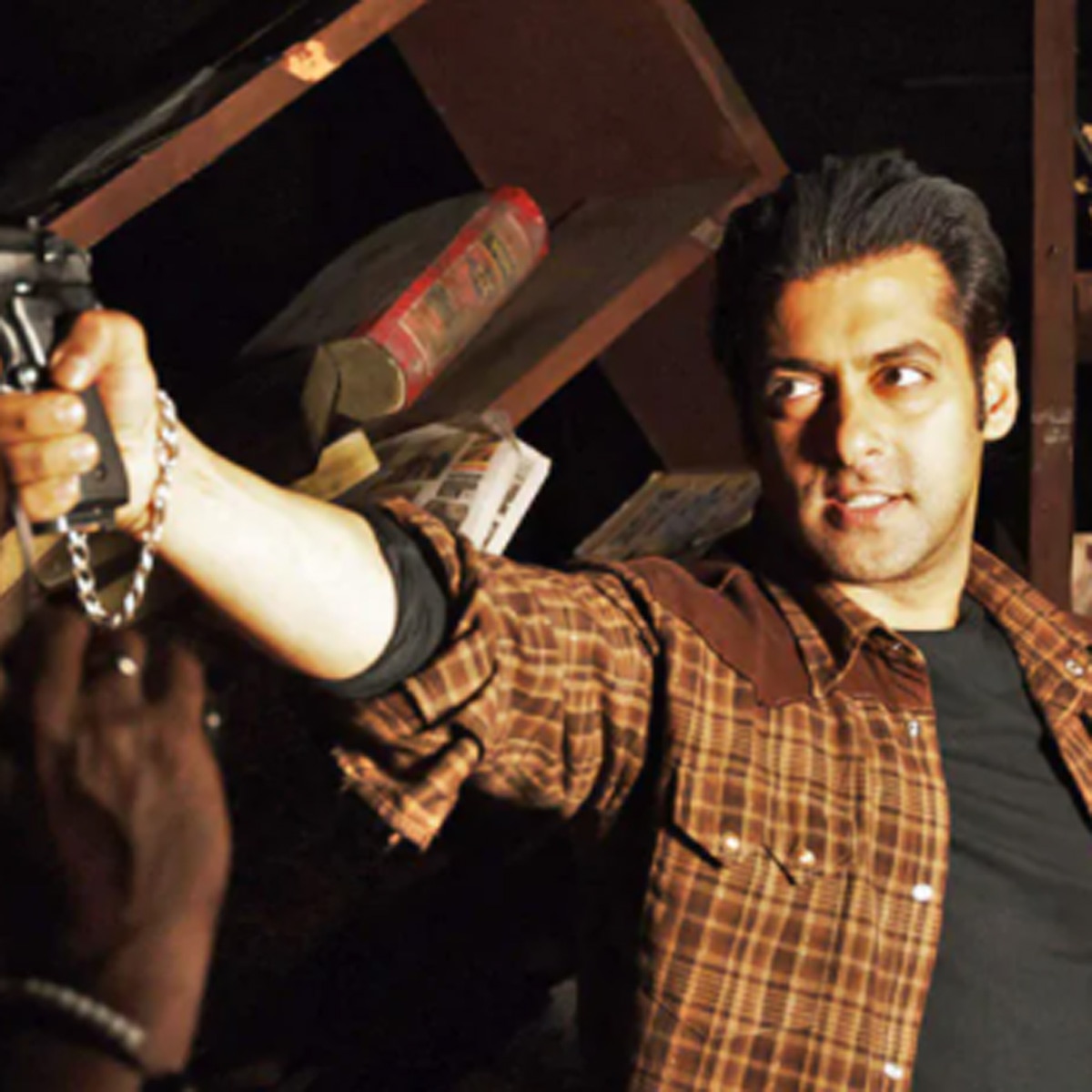 सलमान खान वांटेड 