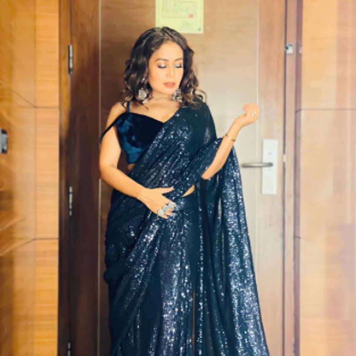  नेहा कक्कड़ 