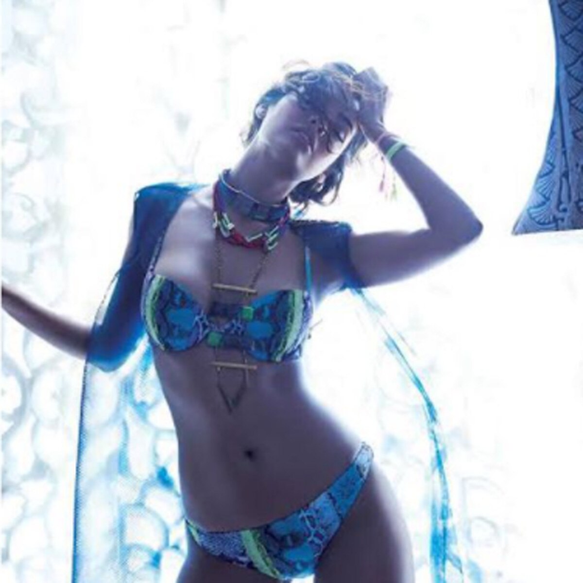  ईशा गुप्ता 