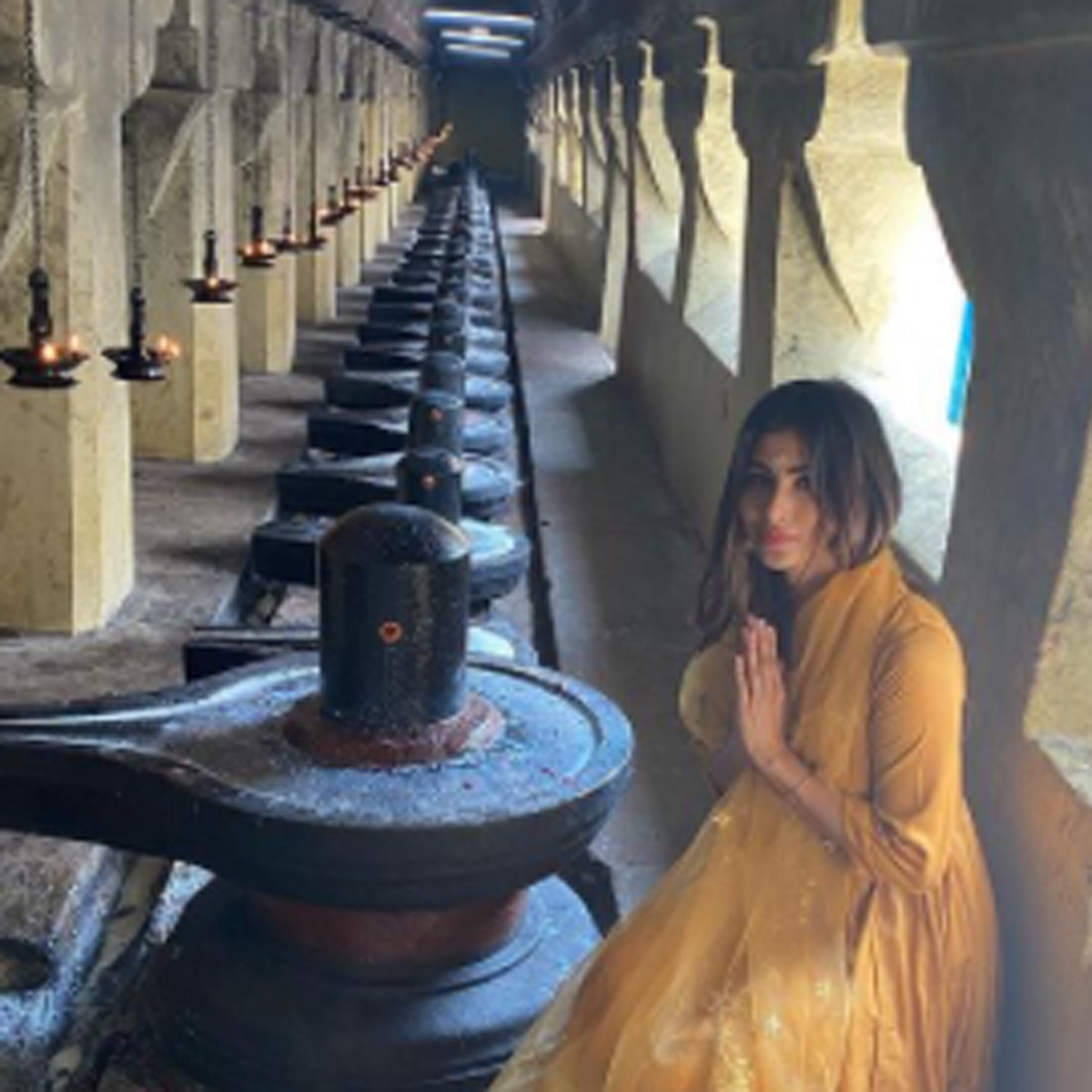 मौनी रॉय