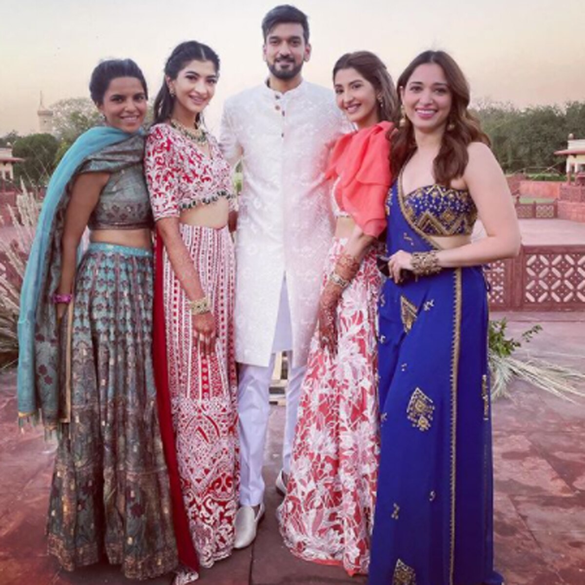  तमन्ना भाटिया 